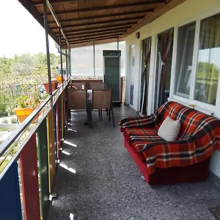 Maison d'hôtes Мега Къща За Гости *